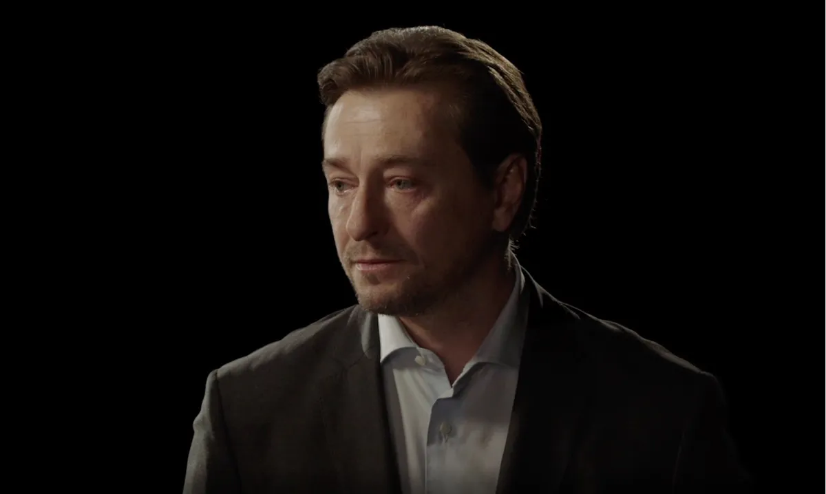 The secondary photo of the case